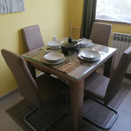 Apartment Apartman Zona Komfora *